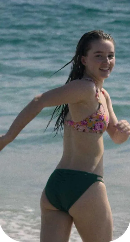 Thumbnail Kaitlyn Dever: CelebrityButts Feature by pizzafridaysss