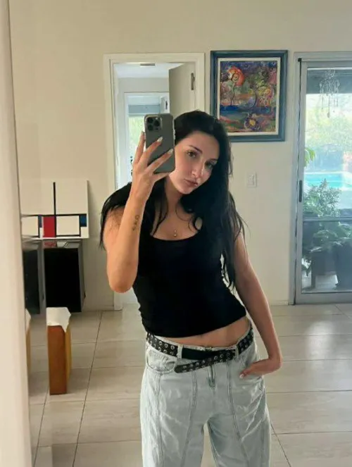 Thumbnail F18 Chat Alert: Join Tasaddeepled92a1's MirrorSelfie