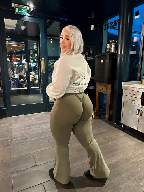 Thumbnail Thick Thighs Save Lives: Join piianiva's Empowering Community | ThickThighs