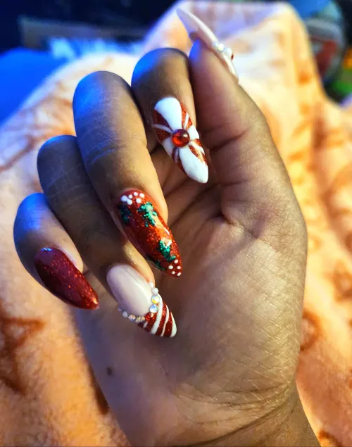 Thumbnail Christmas Glam in Nail Fetish: stormthesiren Embarks on a Stylish Journey