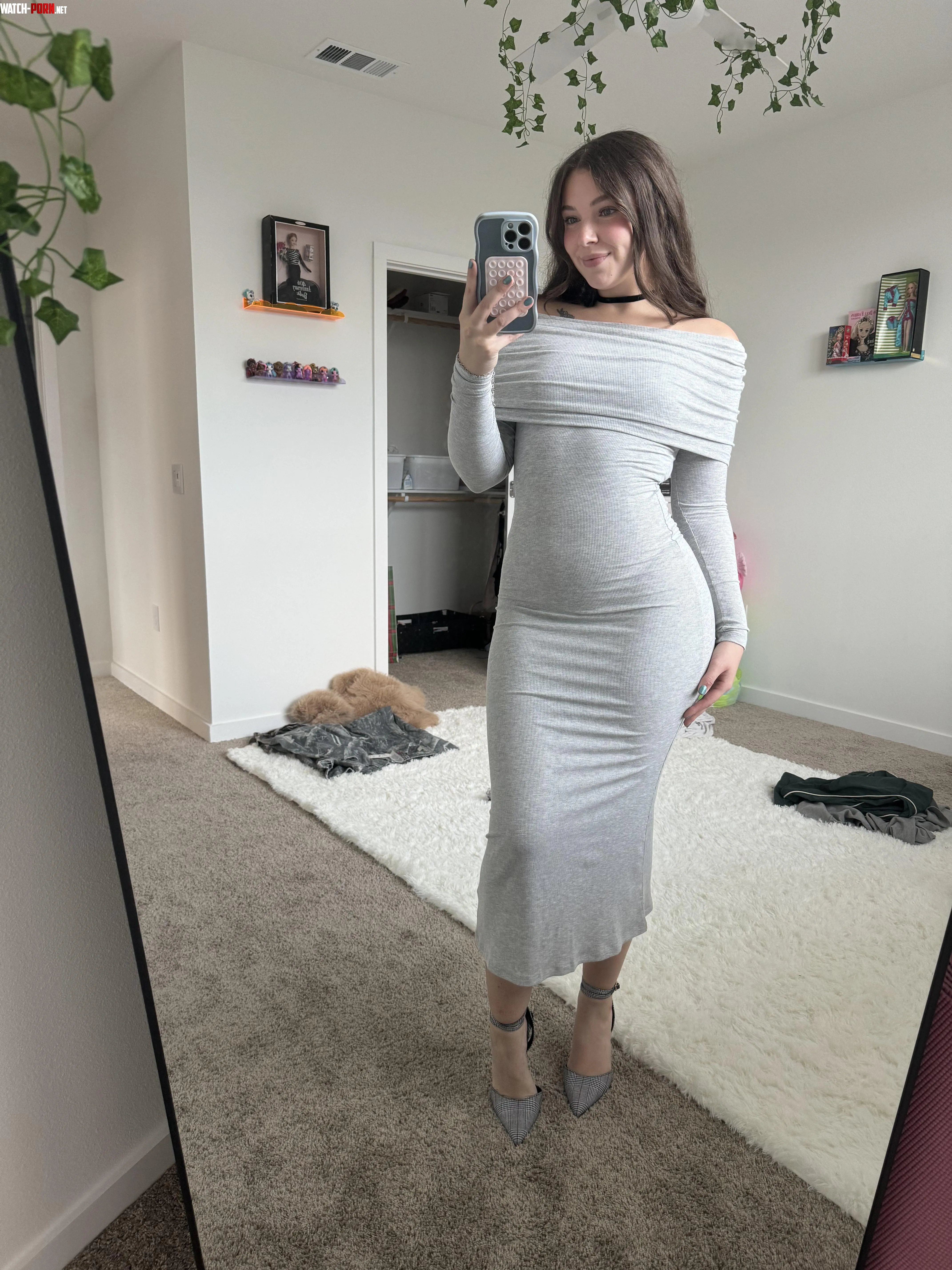 Can you please rate how I look on this tight dress by Mean-Intention581