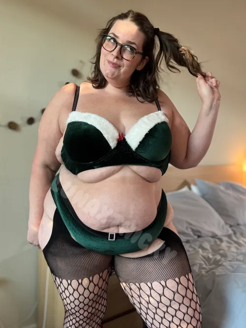 Thumbnail SSBBW Seduction: Candy Cane Pleasures by lunaxthicky