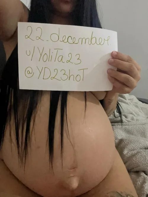 Thumbnail Pregnant at 37 Weeks: Yolita23 in PreggoPorn