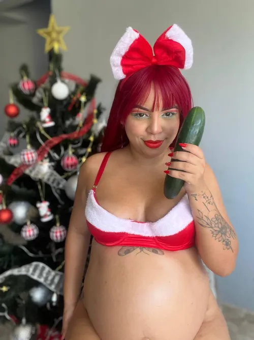 Thumbnail Celebrate Christmas with Flor_pregnant27's Pregnant Look