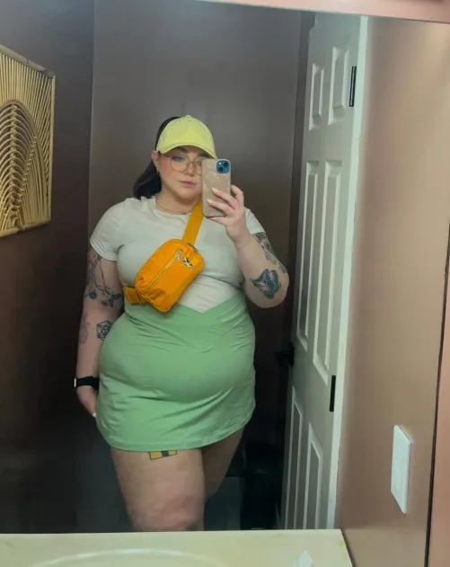 Thumbnail BBW Chic: Rocking the Tight Skirts Trend with Select_Confidence_40