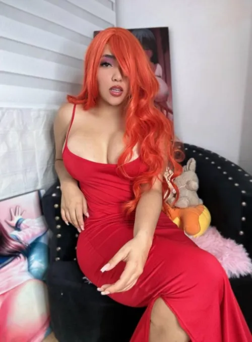 Thumbnail ForeverHot1596 Stuns as Jessica Rabbit in Cosplay