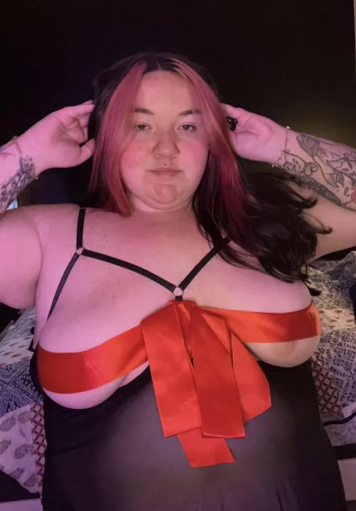 Thumbnail EmmaJane572 Unwraps for Christmas in SSBBW Category