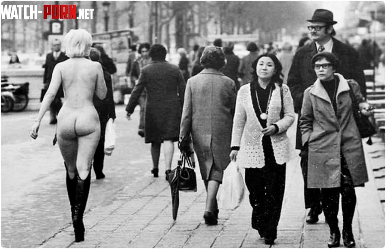 Vintage exhibitionist by mazopheliac