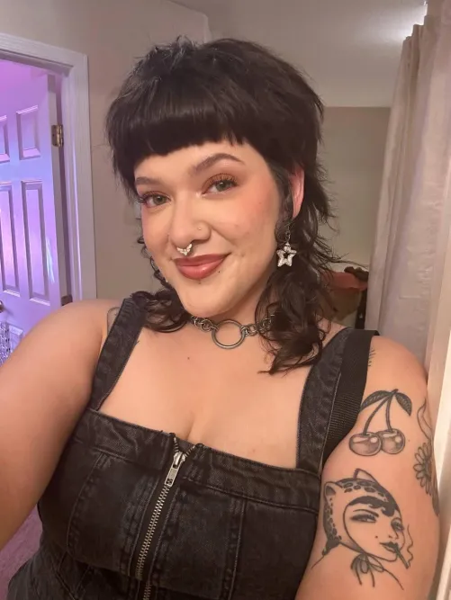 Thumbnail Chubby Punks Rule: Celebrating Authenticity with cherryishairy