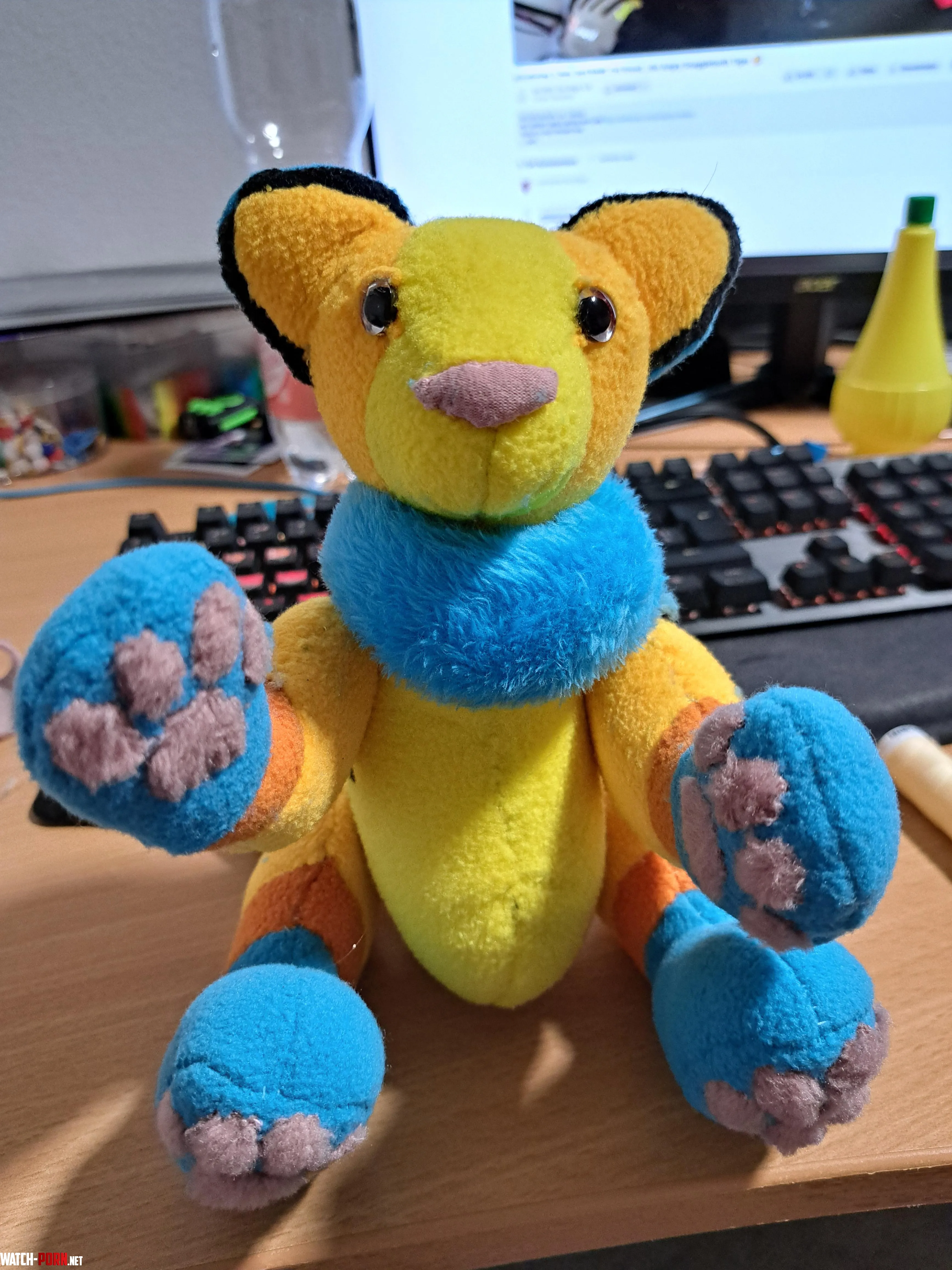 My first ever plushie Made for the secret santa event of our local furry community lt3  Oasis belongs to Aimtec  by FireHyena