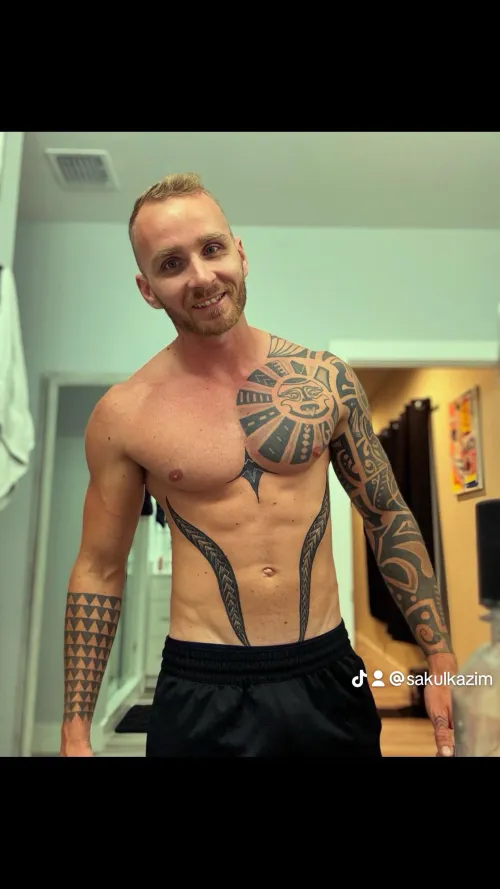 Thumbnail Exploring Hot Guys with Tattoos by sakulkazim | hotguyswithtattoos