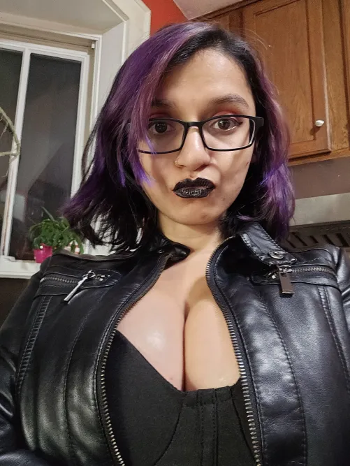 Thumbnail Worshiping the Goth Goddess: Join the Reverence | goddess_rarity1