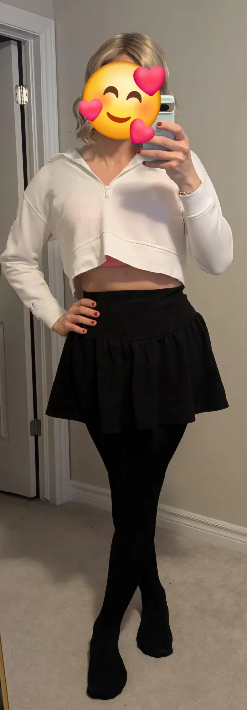 Thumbnail Arabian_Trans_Baby's Miniskirt Adventures: How's My Skirt Game?