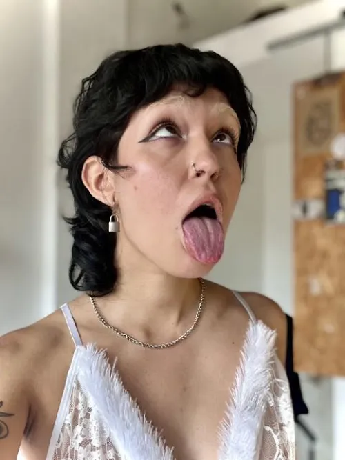 Thumbnail Should I Post More Here? Tips from odd-gwenny | RealAhegao Category