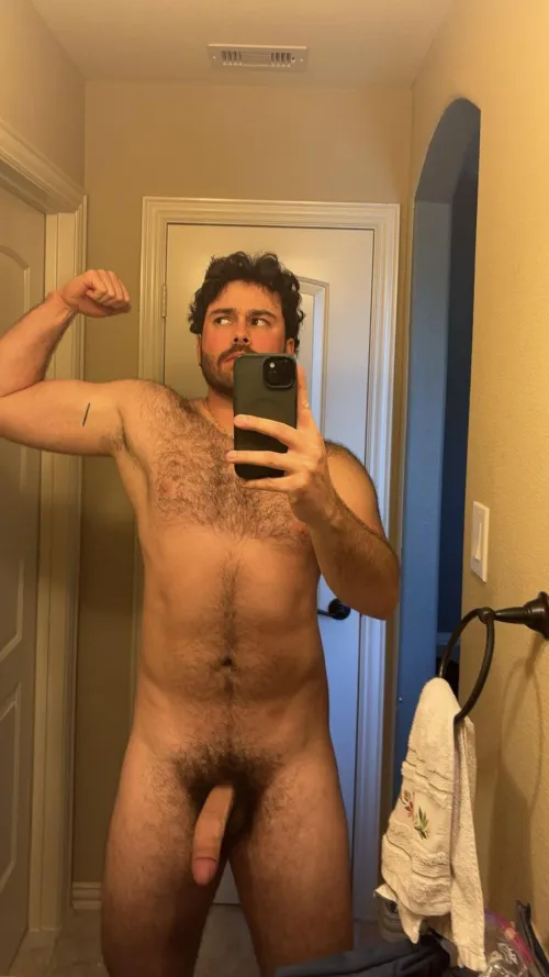 Thumbnail Pre-Shower Pic: Strict_Exercise_6002 Shares Selfie