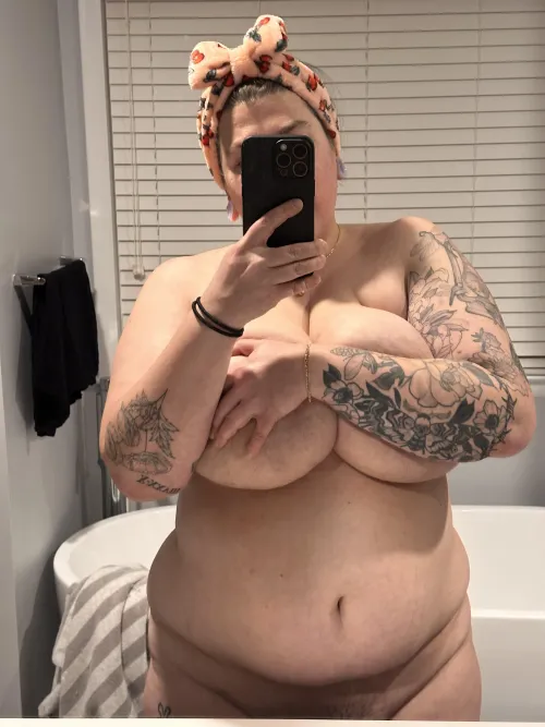 Thumbnail A Few Months and New Tattoos Later: BusstyAnon's BBW Journey