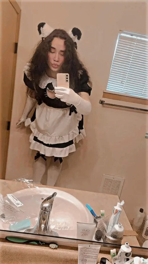 Thumbnail Step into Service with the Maid-Inspired Femboy Look