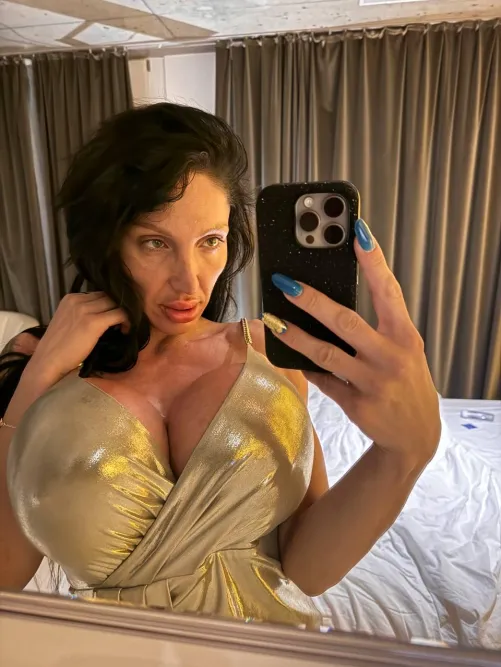 Thumbnail Sweet Mirror Selfie: Your Favorite Baby Doll Strikes a Pose by _Nina_Coxx_