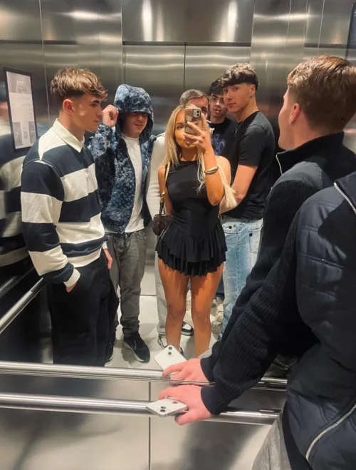 Thumbnail _God3ss_'s Insanely Hot Orgy Vid Mirror Selfie