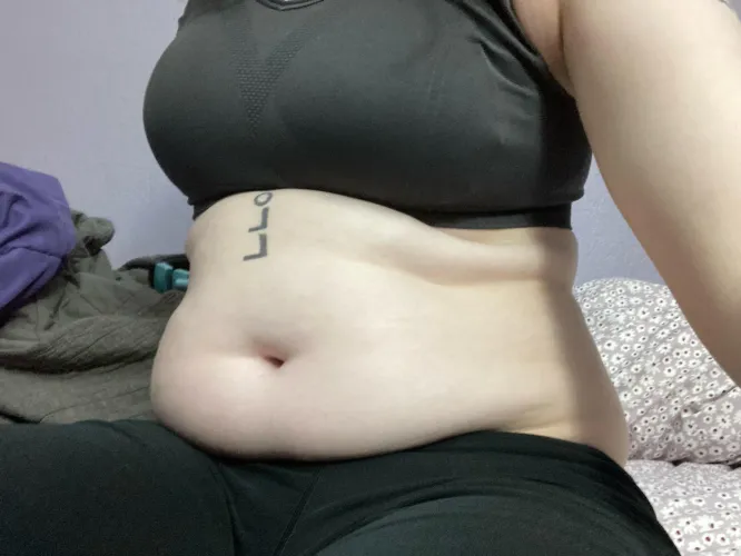 Thumbnail Appeal for Fillers: 'Wont someone help fill this hungry belly' by SwellingHelene in Stuffers