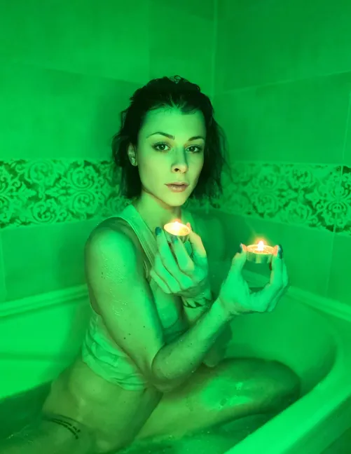 Thumbnail Bathtime Relaxation: nightyxgirl's Soothing Ritual in GirlsShowering