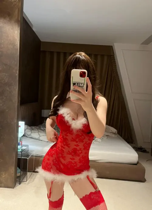 Thumbnail Lonely Christmas Mirror Selfie by PeachyLushy | MirrorSelfie