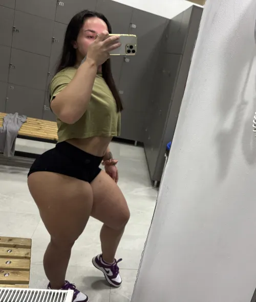 Thumbnail Indulge in Thickness: quadsqueen's Allure in slutsofsnapchat