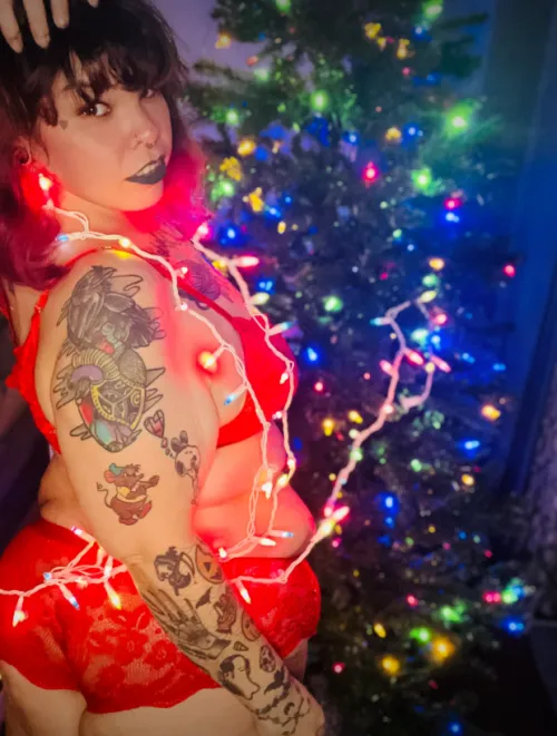 Thumbnail Radiant Festivities: LunaCeleste13 Shines Bright in Thicker Vibes