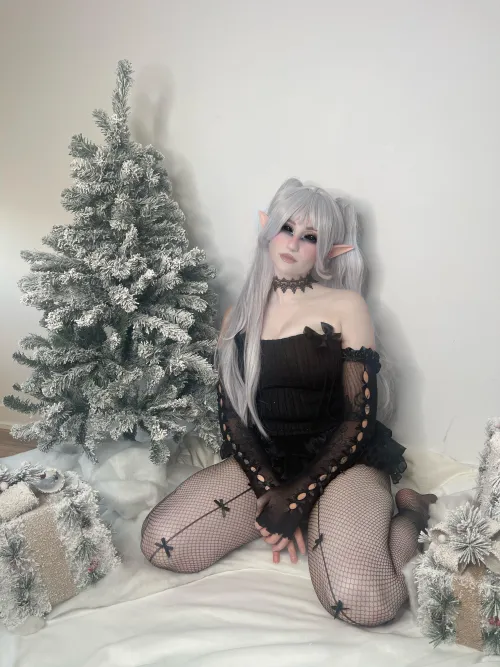 Thumbnail Holiday Greetings from Rijiiliones | cosplaygirls