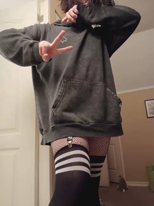 Thumbnail Outfit Showcase: Guystt's Playful Femboy Presentation