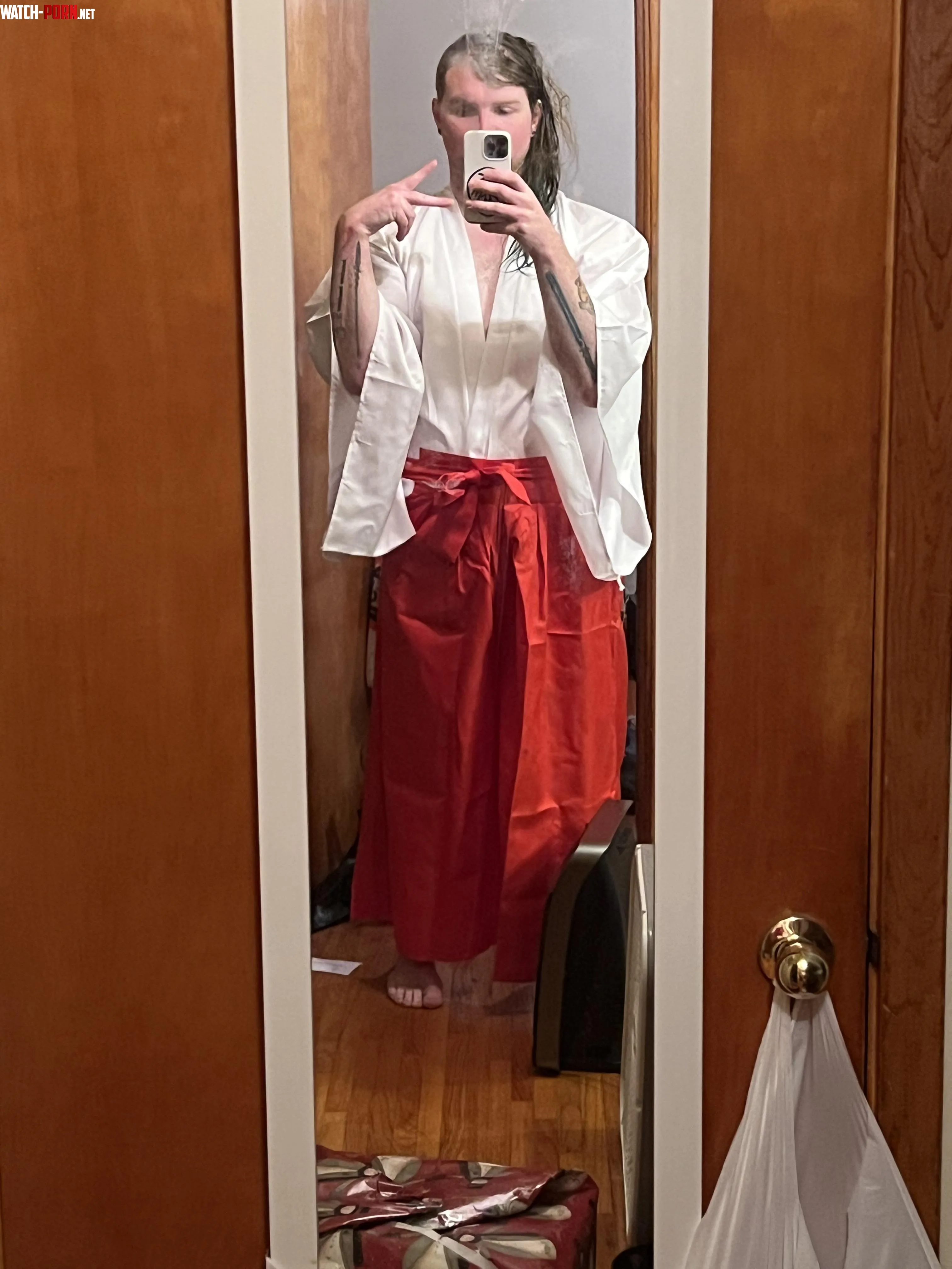 My new shrine maiden outfit by SnowySkinSub