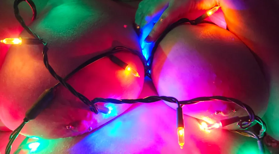 Thumbnail Festive Frustrations - Tangled Light Strings with Regularsizebiologist