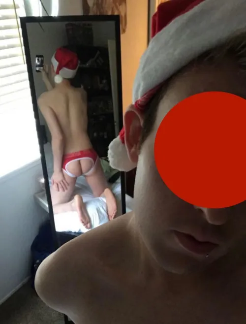 Thumbnail Santa's Little Helper by submissiv3boi in BoysGoneWild