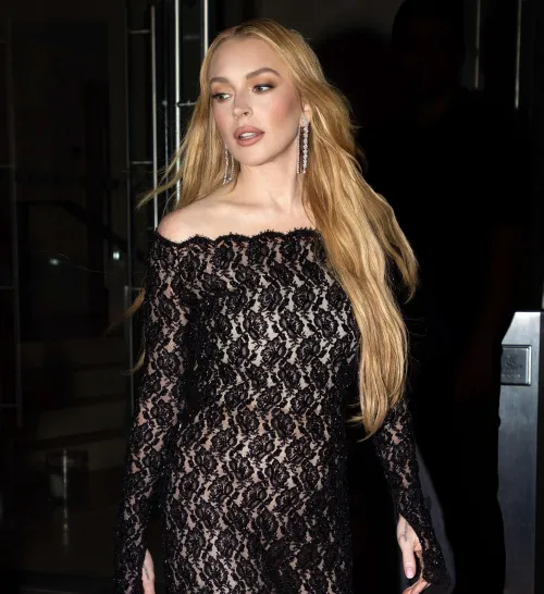 Thumbnail Admire Lindsay Lohan's Elegance by ConceptComplex712 | gentlemanboners