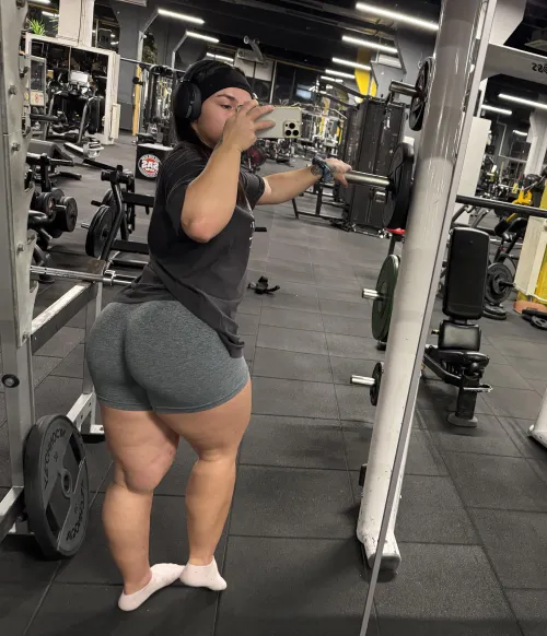 Thumbnail ThickFit Lifestyle: Follow quadsqueen's Daily Struggles and Triumphs