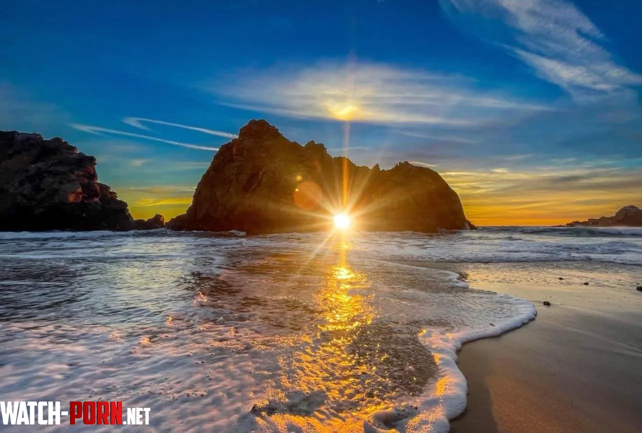 Keyhole Arch at Pfeiffer Beach by PaceAccomplished3584