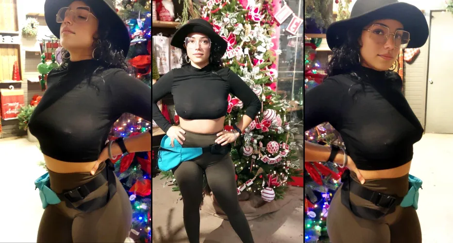 Thumbnail Braless_babe wishes you a Merry and Horny Christmas