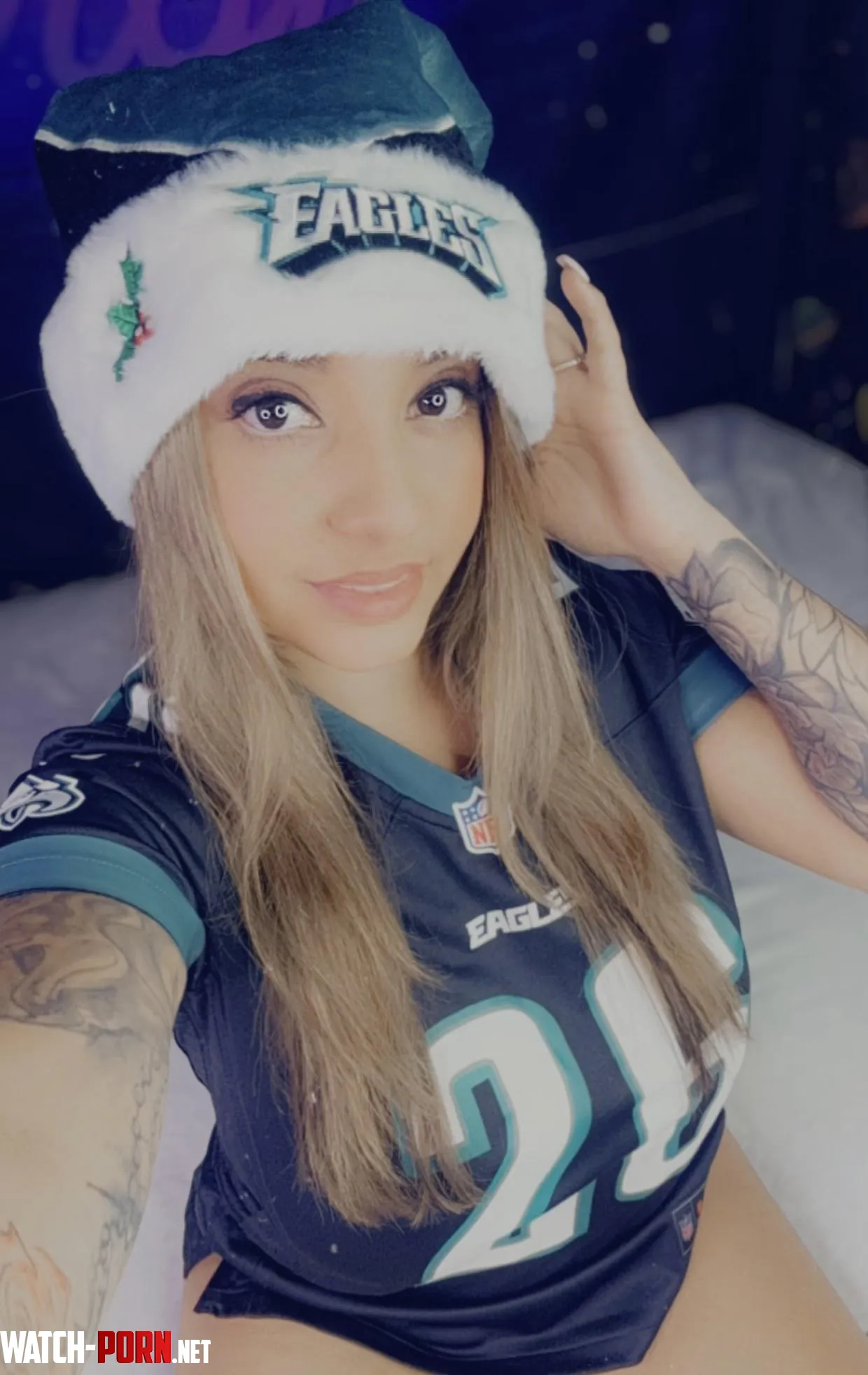 Merry Christmas from this Eagles fan  by MarieLuvzYa