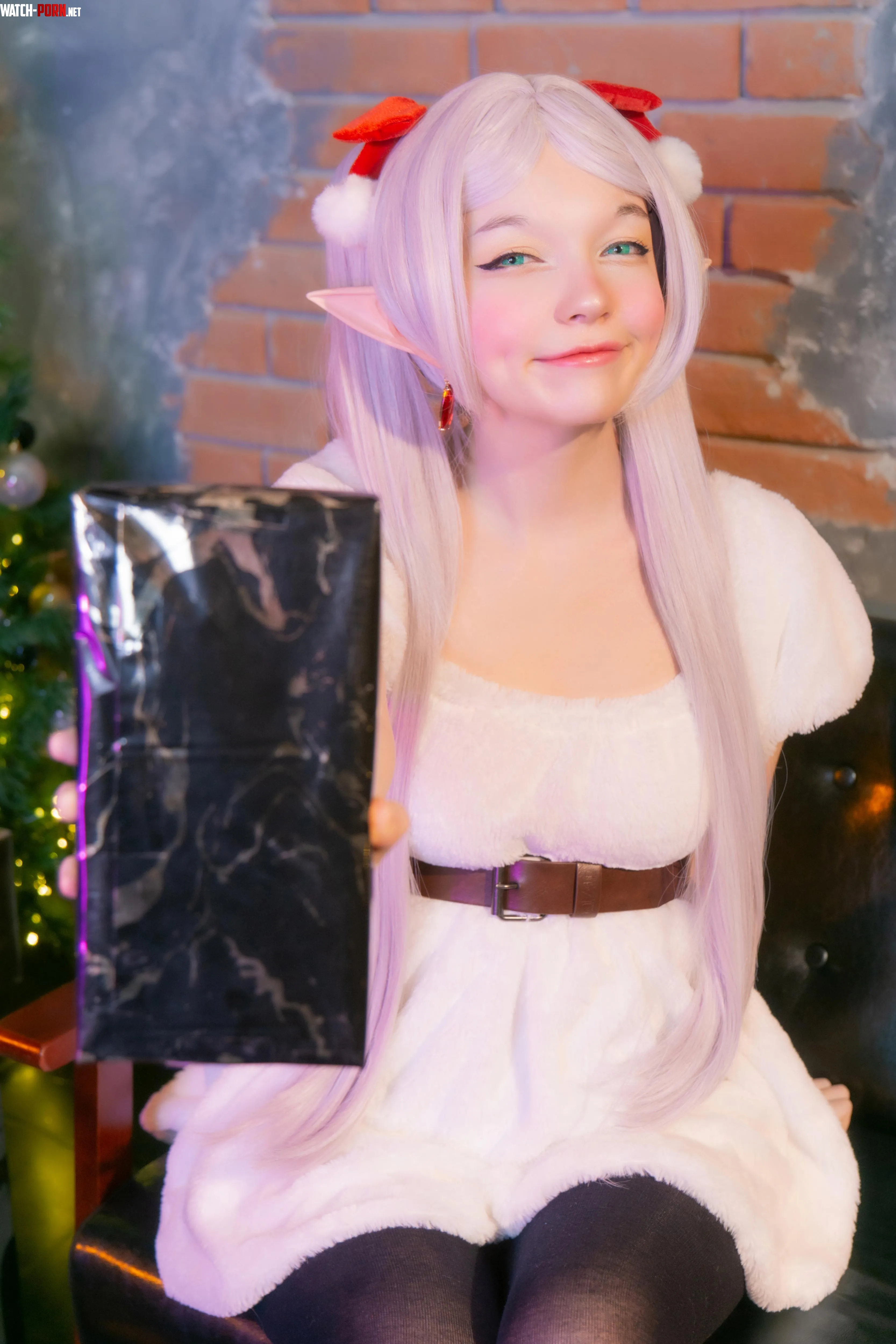 Christmas Frieren cosplay by MurrningGlow by MurrningGlow