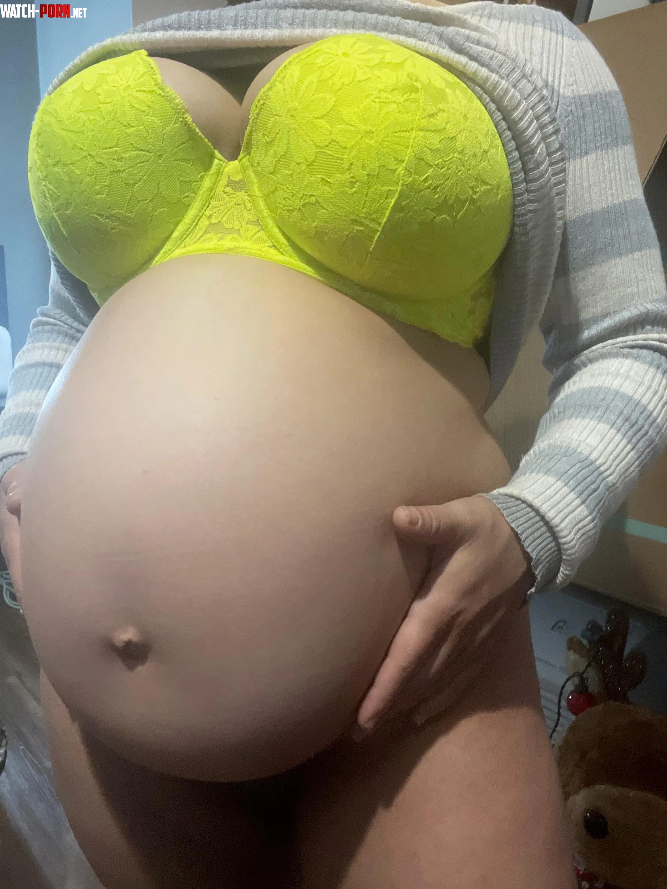 Rate my pregnant body by Comfortable_Rise_413