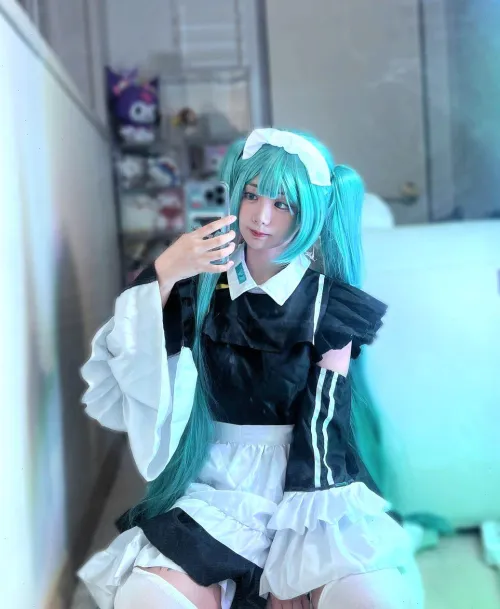 Thumbnail Yui's Miku Cosplay from Hatsune Miku - A Detailed Look by Embarrassed_Ninja574