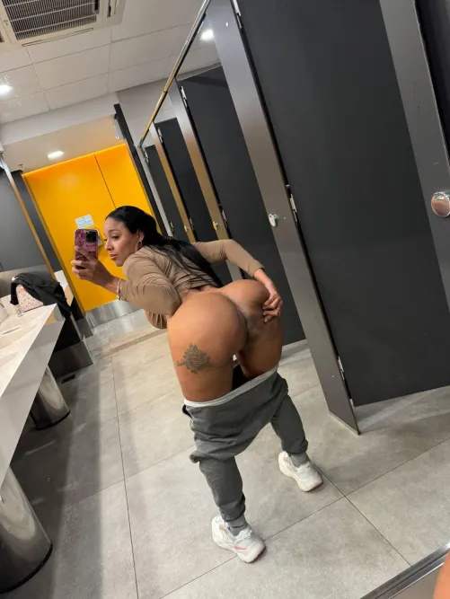 Thumbnail Airport Chronicles: A Journey into OnlyFansGirls101 - blackbigasslatina