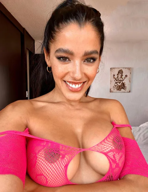 Thumbnail Savoring Melons: BrownAshXO's Temptation | MILFs