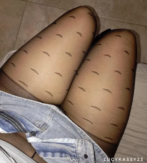 Thumbnail lucykassy23's Pantyhose: Supposed to Be Hearts