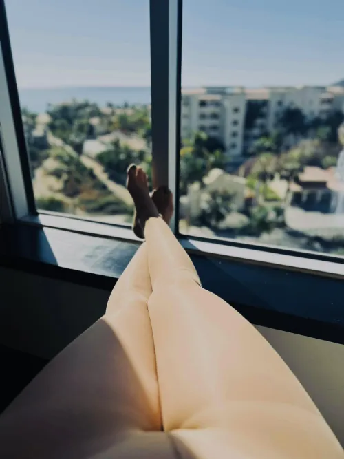 Thumbnail Sky-High Glamour: Holiday Views with flytoeat's Pantyhose Adventure