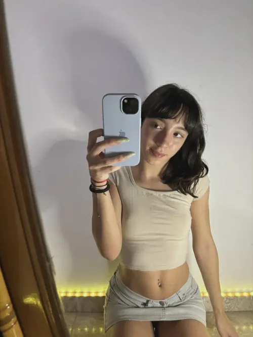 Thumbnail Gracieecherry's Cute Crop Top for Cozy Days in Croptopgirls