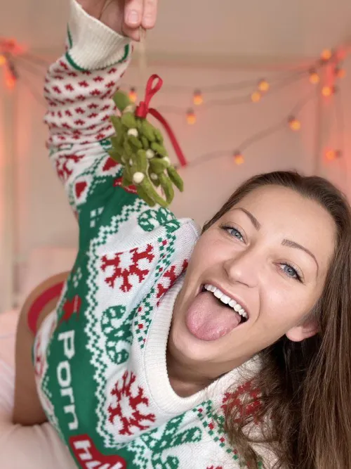 Thumbnail ExecutiveF1ora's Holiday Fun with Dani Daniels