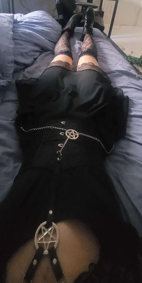 Thumbnail Immersing in the World of 'Goth in Bed' with Author horny_girly0