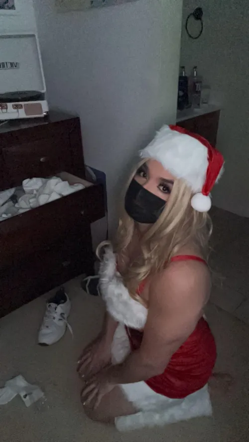 Thumbnail Festive Anticipation: sissyfemnaomi's Playful Waiting Game in asiansissification