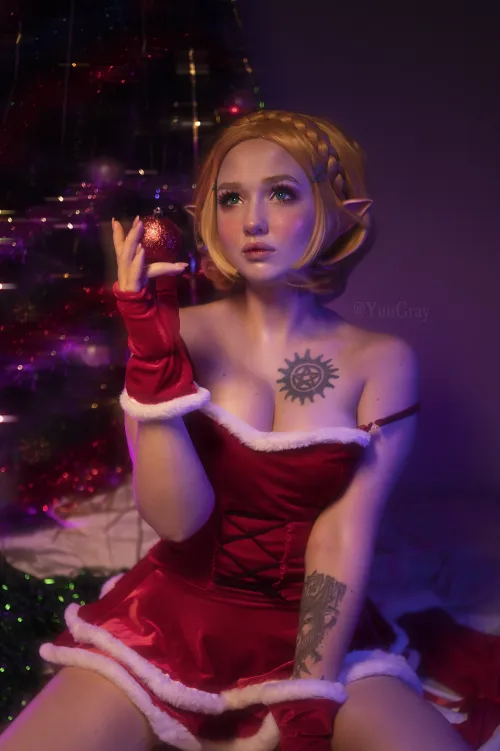 Thumbnail YuuGray Shines as Zelda in Latest Cosplay Portrayal | cosplaygirls